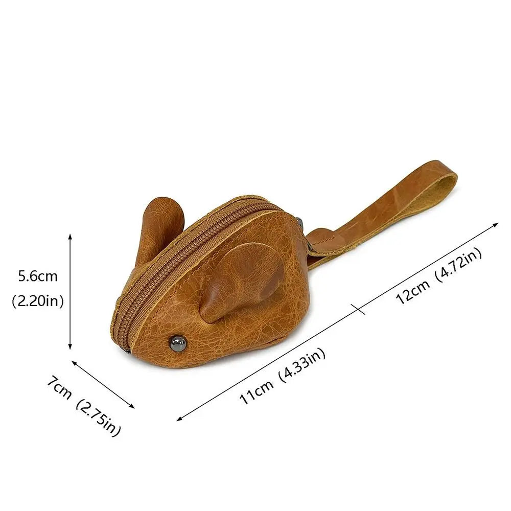 Portefeuille en cuir marron en forme de souris de dessin animé vintage, montrant diverses dimensions.