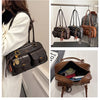 Bolso de cuero PU marrón retro, mostrado en varios estilos como bandolera y con asa superior.
