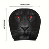 Diseño de cara de león negro para protector de reposacabezas de coche, mostrando ojos rojos intensos.