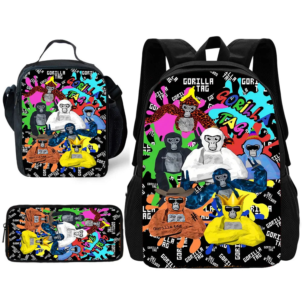 Sac à dos et étui à crayons noirs avec des gorilles de dessins animés dans diverses poses.