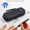 Estuche portátil negro para insulina con monitor de temperatura digital, sostenido por una mano.