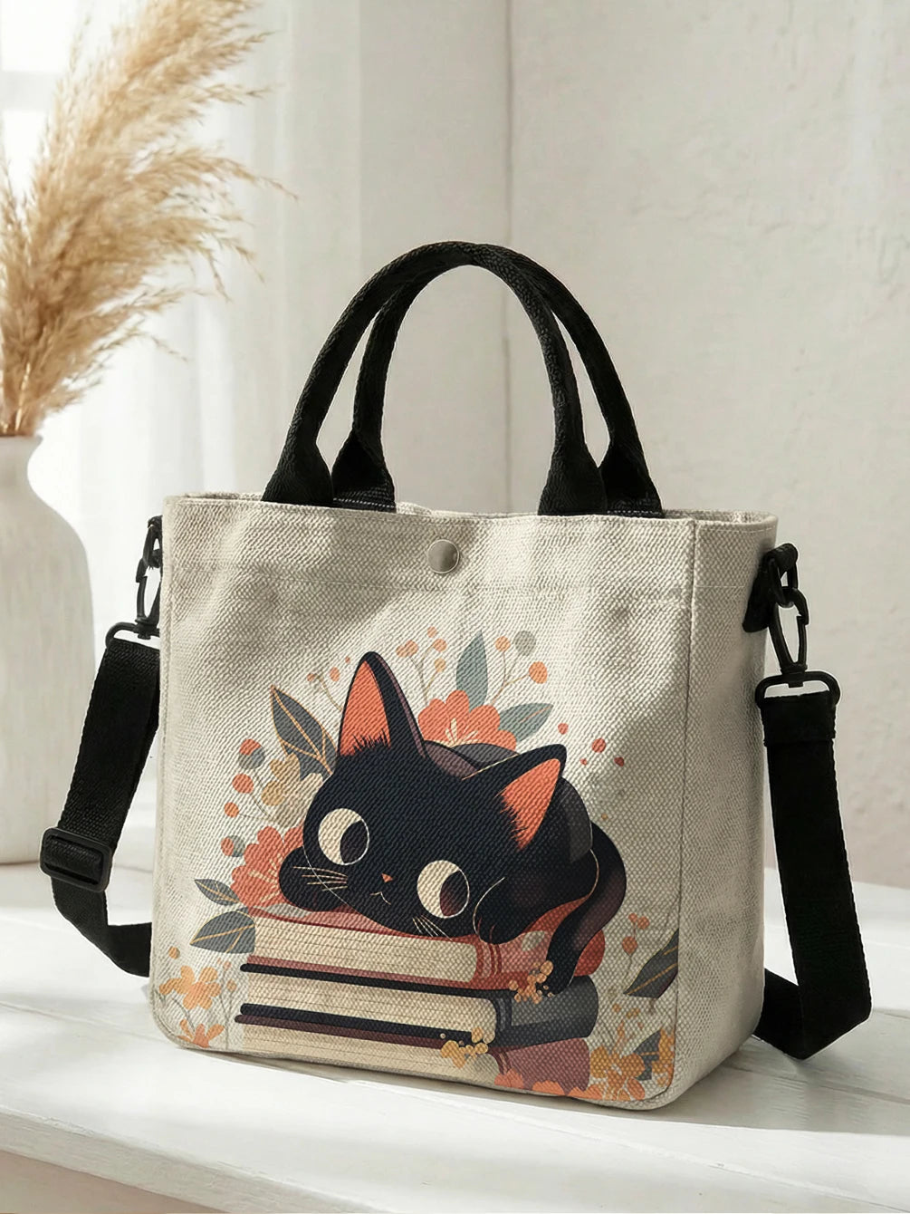 Beige Canvas Tote Bag mit Blumenkattenmuster und schwarzen Riemen
