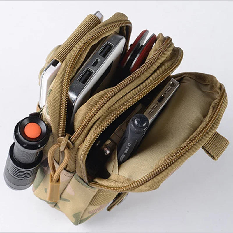 Tan taktische Tarnbeinsack-Bauchtasche mit verschiedenen Werkzeugen und Ausrüstung.
