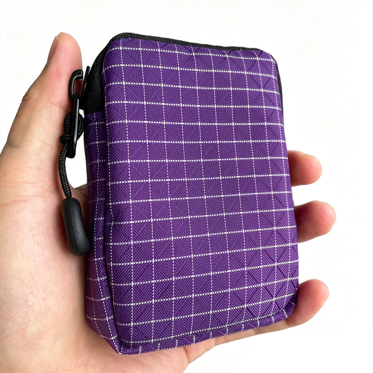 Pochette utilitaire en plaid violet en Dyneema pour clés et essentiels tenus à la main