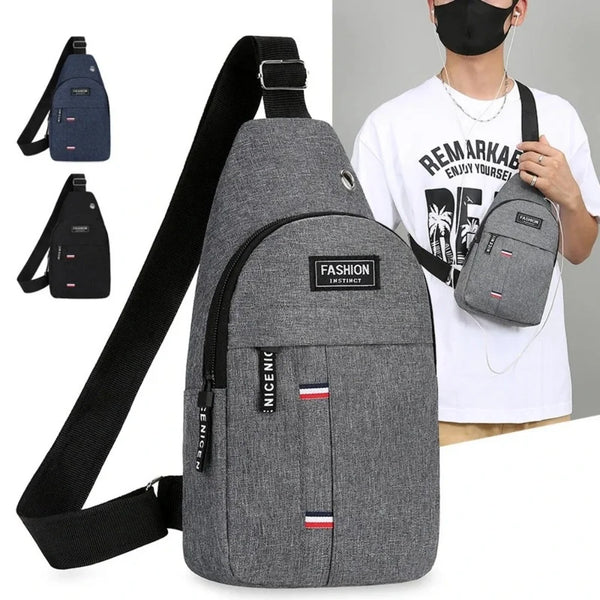Petit sac banane imperméable gris homme avec diverses options de sangle et porté par une personne.