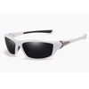 Gafas deportivas polarizadas blancas con lentes negros y patillas negras