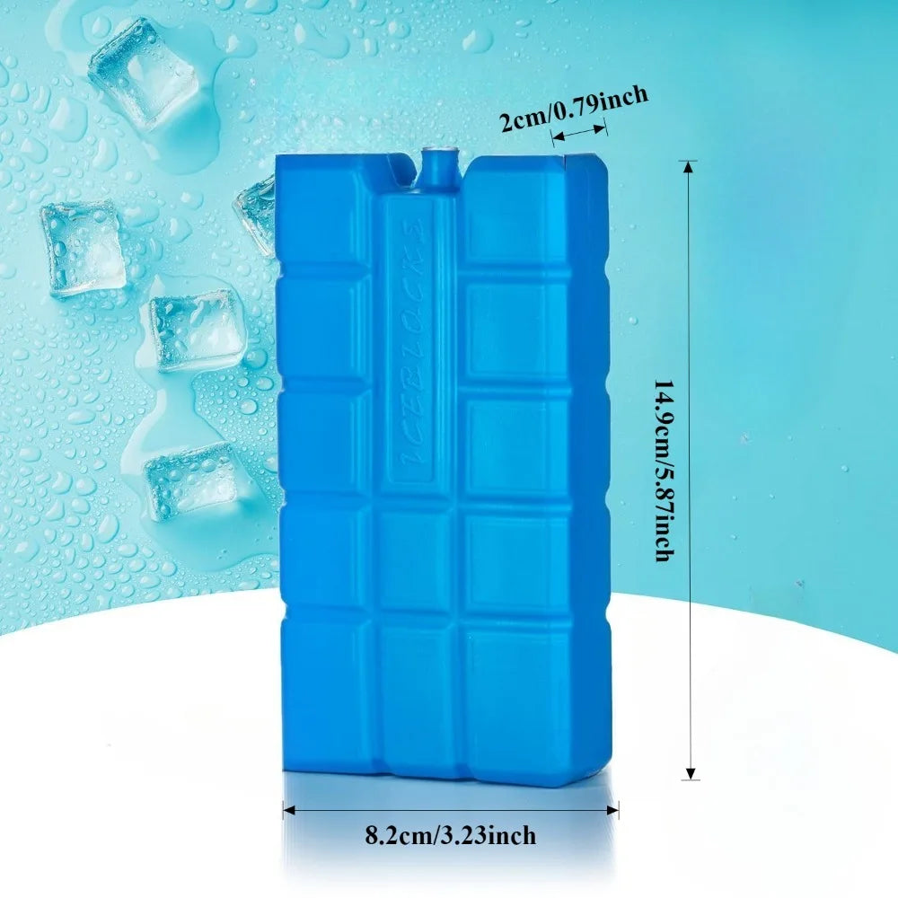 Bloc de glace réutilisable bleu vertical avec marquages de mesure à côté des glaçons.