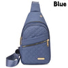 Blauer gesteppter wasserdichter Crossbody-Slingbag mit Reißverschluss und Trageriem.
