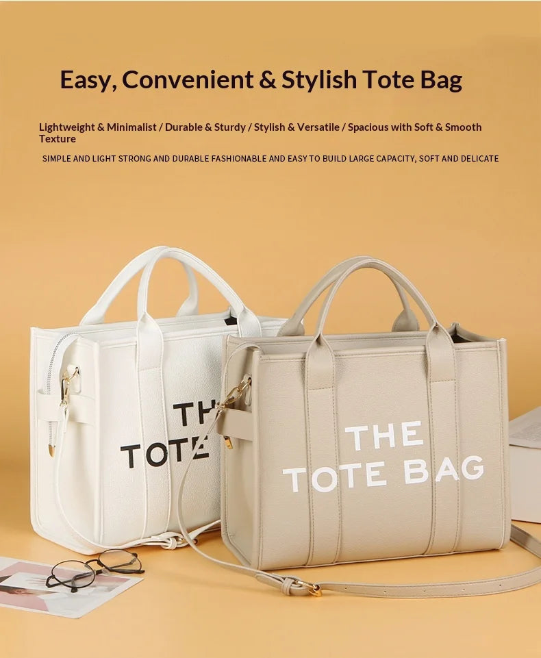 Un sac cabas de luxe en PU couleur crème est exposé sur un fond clair.