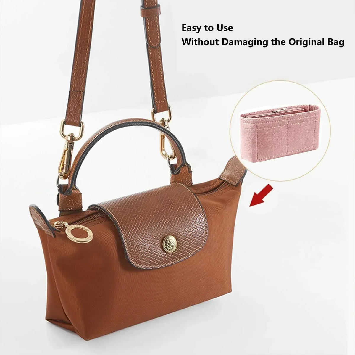 Un insert d'organisateur en cuir marron à côté d'un sac à main marron, montrant comment l'utiliser sans endommager l'original