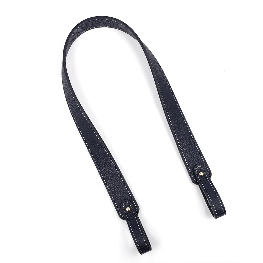 Sac à l'épaule en cuir PU noir ajustable avec quincaillerie métallique.
