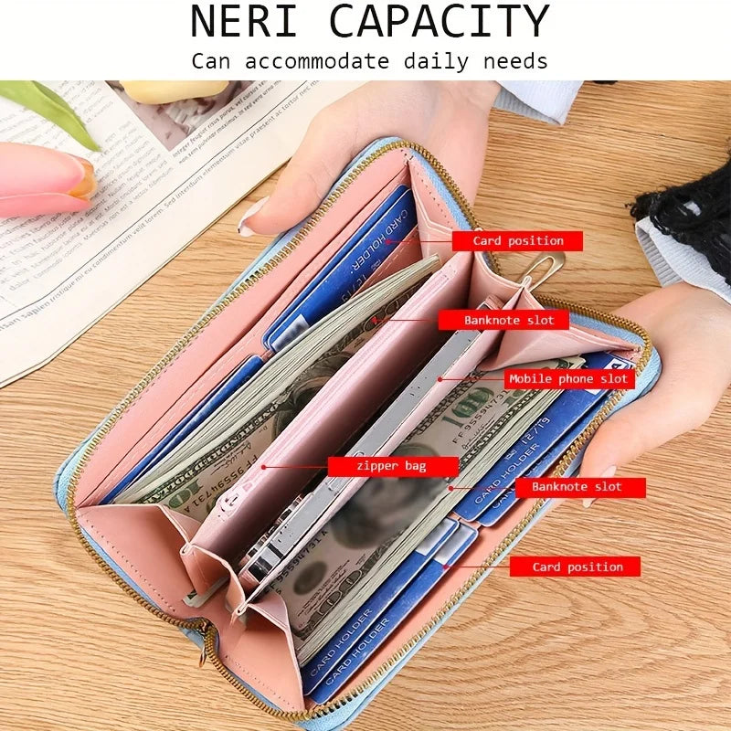 Cartera de cuero PU con estampado floral rosa y azul, abierta mostrando varios espacios para tarjetas y billetes
