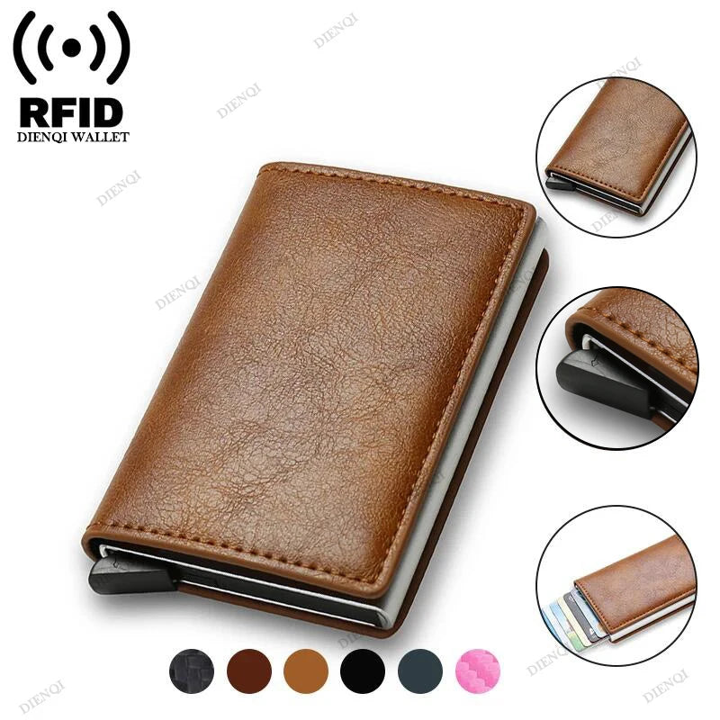 Portefeuille avec porte coulissante en cuir marron et protection RFID, vue de l'intérieur.