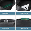 Gros plans d'un sac clutch en cuir PU noir montrant la doublure intérieure et divers types de fermetures éclair.