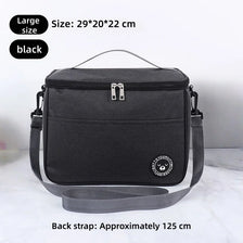 Sac de lunch isotherme noir avec sangle noire, présenté sur fond blanc.