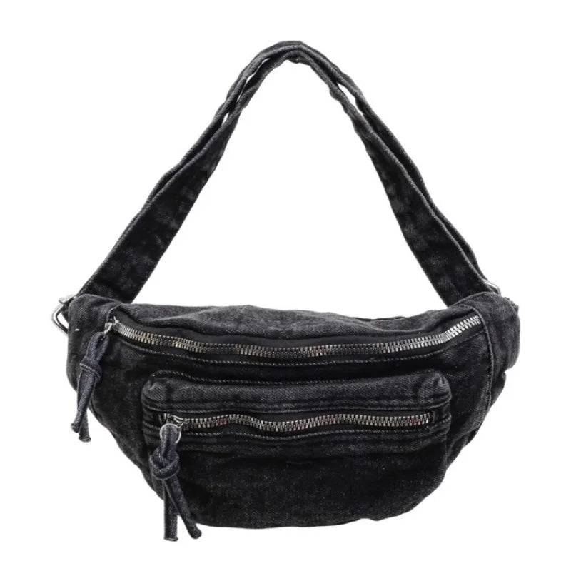 Sac bandoulière en jean vintage délavé noir avec fermeture à cordon.