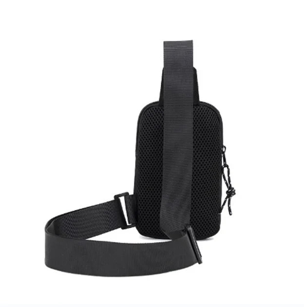 Schwarze Herren-Casual-Crossbody-Messenger-Tasche mit schwarzem Riemen und verstellbare Schnalle.