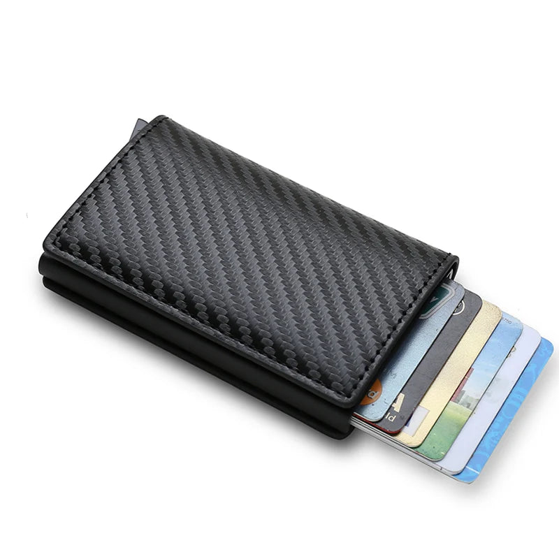 Portefeuille avec porte-cartes texturé noir et plusieurs cartes à l'intérieur
