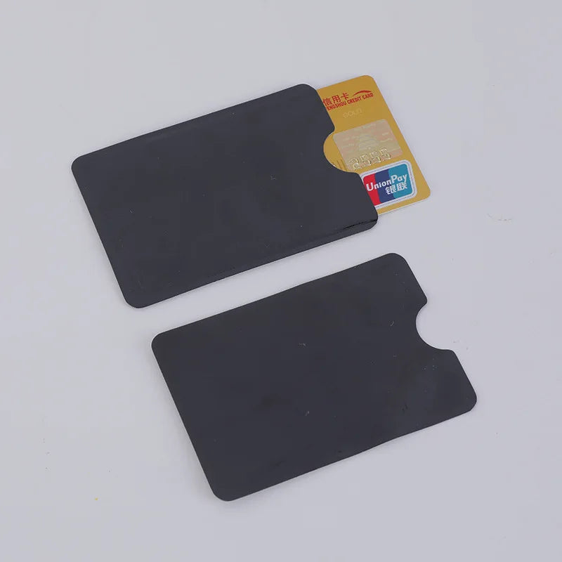 A black anti-scan card sleeve is shown next to a yellow UnionPay credit card.