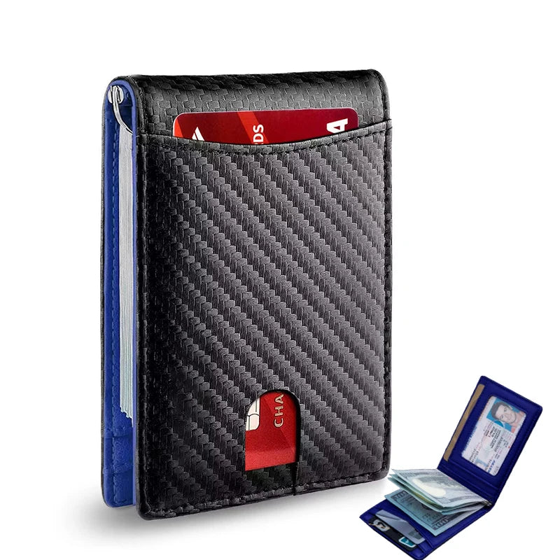 Portefeuille slim bi-pli en fibre de carbone noire avec doublure bleue et emplacement pour carte rouge.