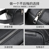 Pochette en cuir PU noire pour hommes avec sangle, détails de fermeture éclair et quincaillerie à pointe d'or.
