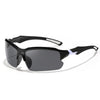 Gafas deportivas polarizadas negras con acentos blancos mostradas contra un fondo blanco.