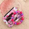 Cartera llavero de cuero PU silicona floral rosa con cadena dorada y cuentas esféricas moradas y rosas.