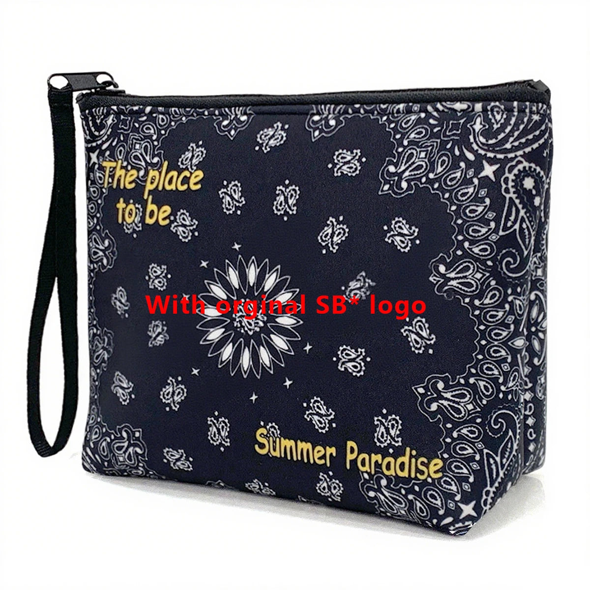 Bolsa cosmética azul marino con estampado floral blanca y texto dorado, con correa negra.