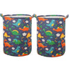 Deux paniers à linge en tissu en forme de dinosaures bleus et violets avec des motifs de dinosaures colorés