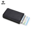 Portefeuille fin noir avec protection RFID, contenant plusieurs cartes de crédit visibles.