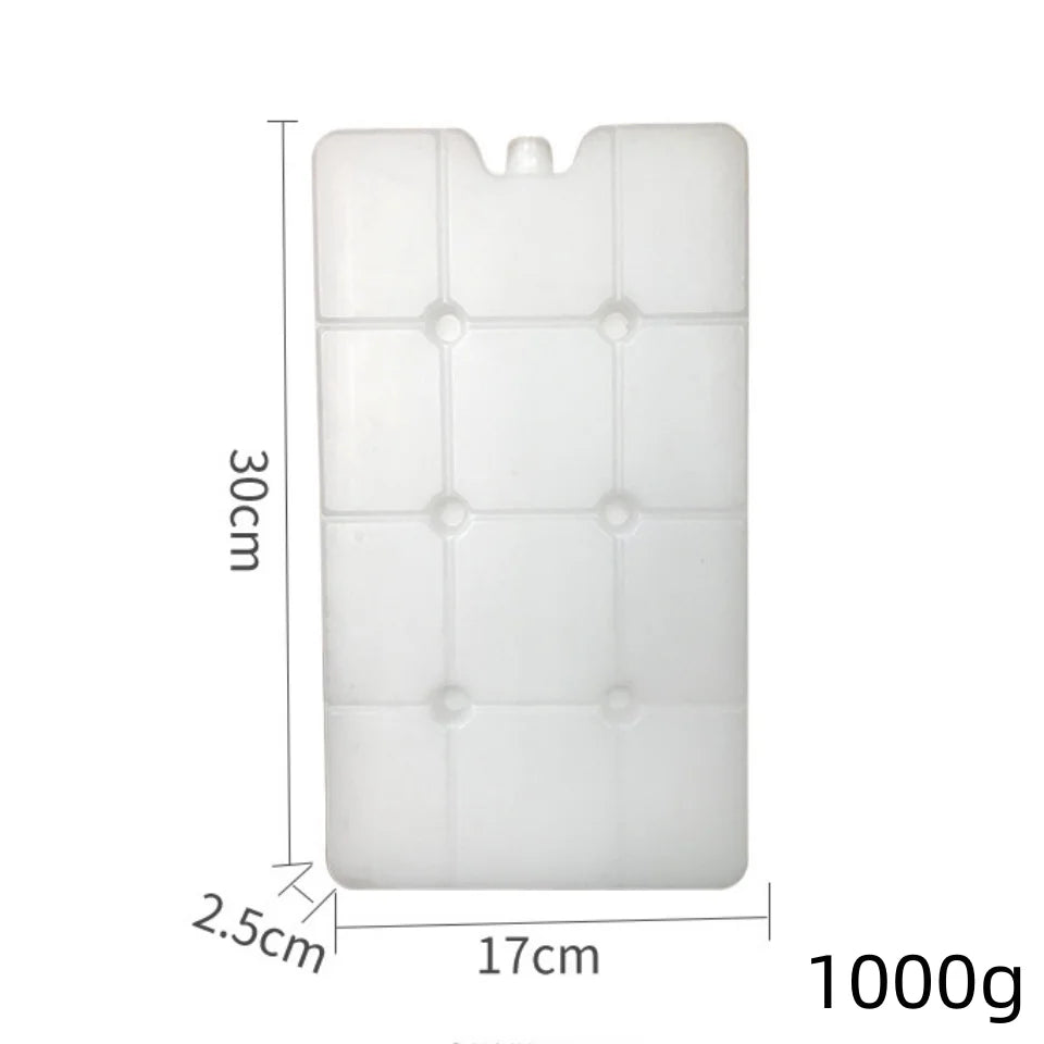 A white reusable ice pack with a rectangular shape and multiple indentations, measuring 30cm by 17cm and weighing 1000g.