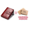 Maroones echtes Leder-Klappwallet mit silbernem Verschluss und passender Kraftpapierverpackung
