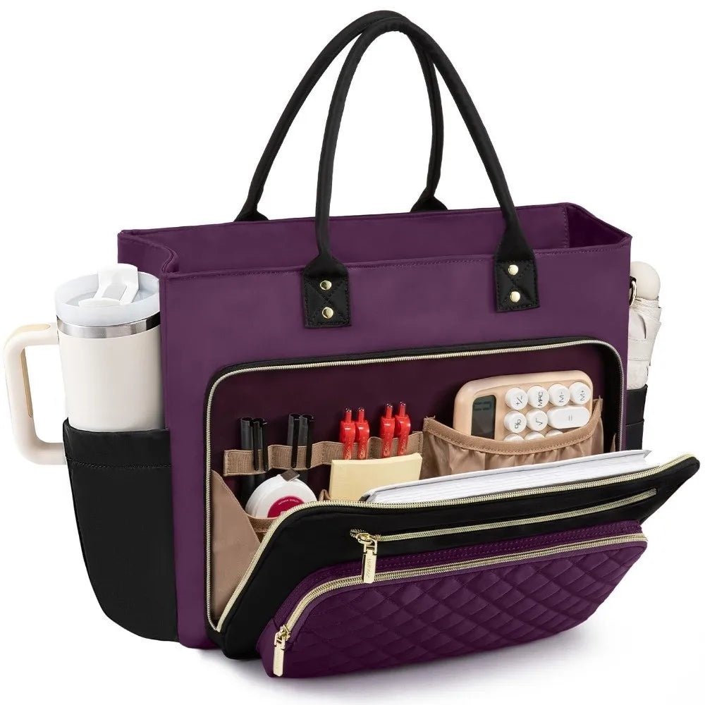 Sac cabas violet à multiples poches avec anses noires et une poche avant, présenté en studio.