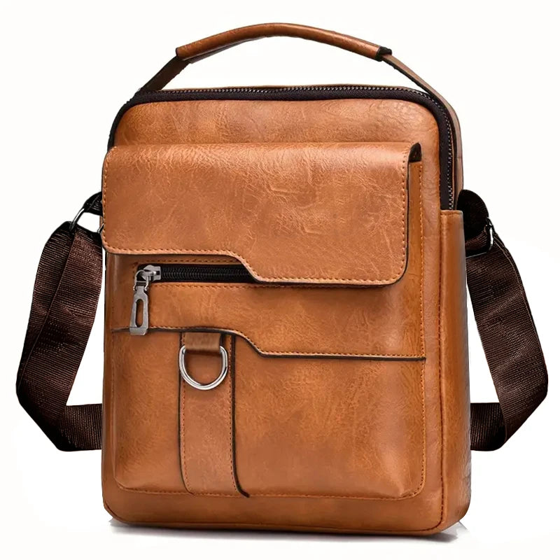 Sac bandoulière en cuir PU marron pour homme avec une sangle brun foncé.