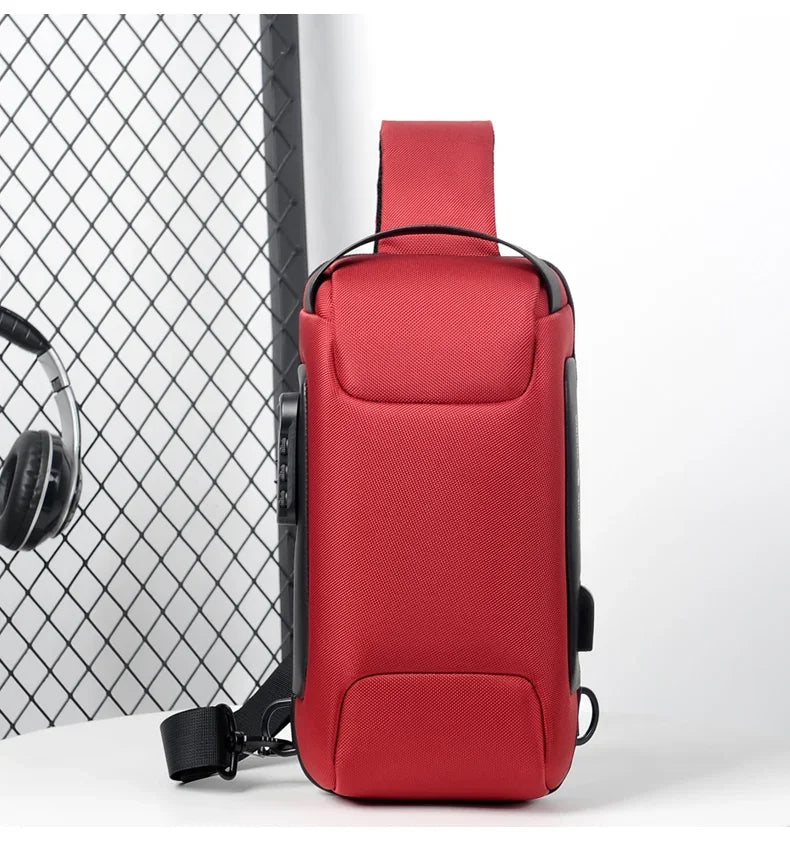 Rote Designer Anti-Diebstahl-Crossbody-Slingbag vor weißem Hintergrund