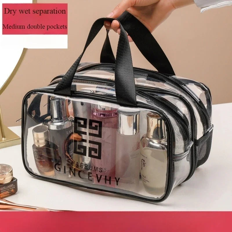 Bolsa reutilizable transparente con correas negras y bolsillos dobles medianos para separar artículos secos y mojados.