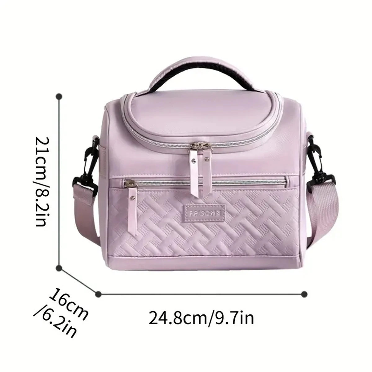 Bolsa térmica de color lavanda claro con textura acolchada y correa de hombro acolchada.