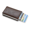 Portefeuille fin en cuir marron avec protection RFID, contenant plusieurs cartes de crédit.