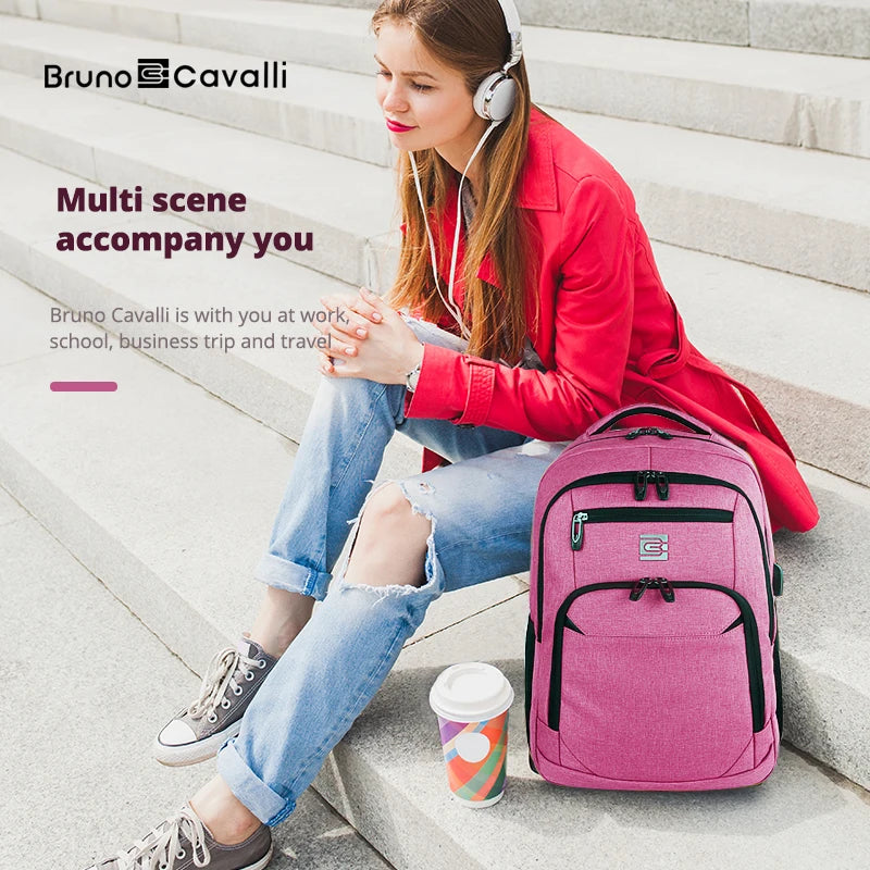 Eine junge Frau sitzt auf Steinstufen mit einem pinken Rucksack, trägt Jeans und eine rote Jacke.