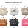 Spectacle de couleurs montrant plusieurs versions d'un sac tote designer en PU de luxe dans des tons d'abricot, blanc, gris, 