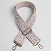 Correa ajustable de bolso cruz ancho beige y morado con herrajes dorados.