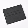 Porta tarjetas de cuero PU negro con múltiples ranuras y dos espacios horizontales.