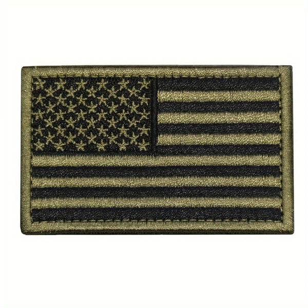 Rechteckiges Stickpatch mit dem Design der amerikanischen Flagge mit abwechselnden Streifen und einem Sternfeld.