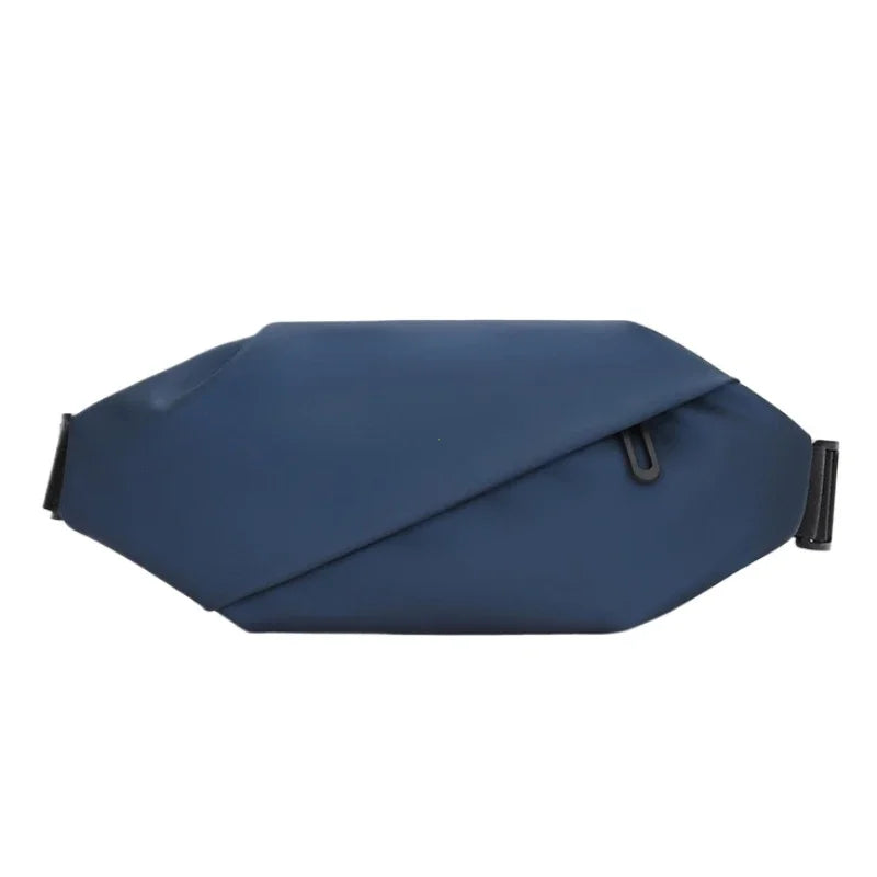 Dunkelblaue minimalistische Lauf-Tauschtasche von der Seite.