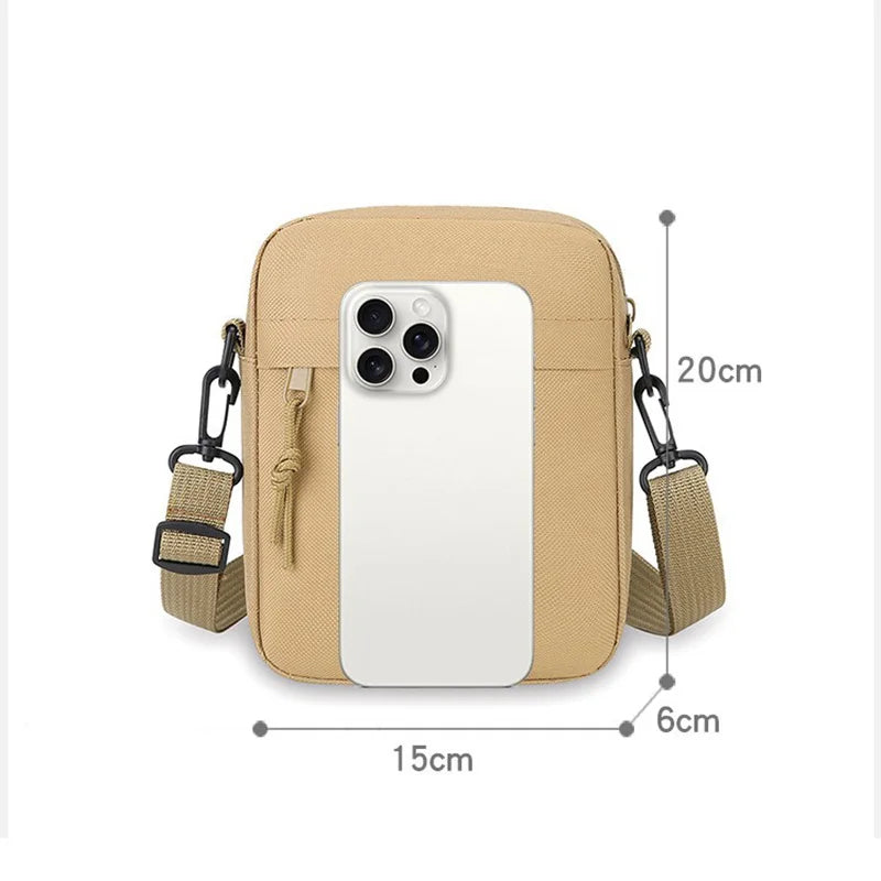 Sac bandoulière beige unisexe avec coque de téléphone blanche, montrant ses dimensions.