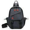 Sac de sport noir pour homme, extérieur, avec sangles et boucles réglables.