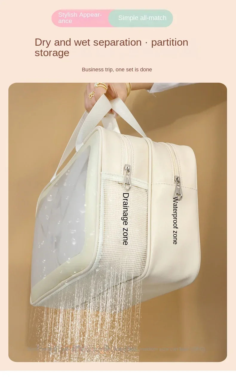 Bolsa de maquillaje blanca con zona de drenaje transparente y impermeable, con forro de malla para separar seco y mojado.