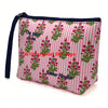 Bolsa cosmética a rayas rosa y blanca con estampado floral verde que dice The place to be y Summer Paradise