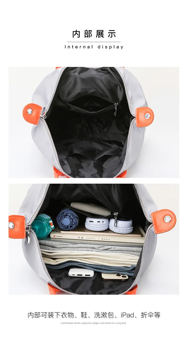 Visualización interna de una gran bolsa de lona mostrando diversos artículos como ropa y un iPad