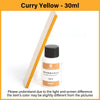 Petty flacon en verre Curry Yellow 30ml, peinture à l'huile à bord de cuir avec étiquette blanche et orange.